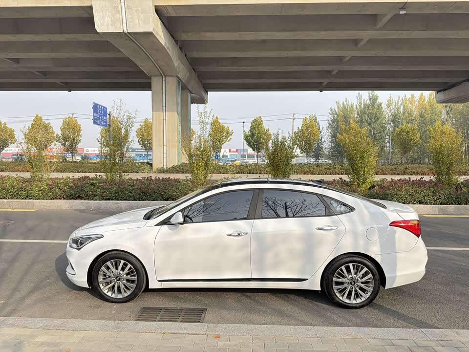 Hyundai Name picture