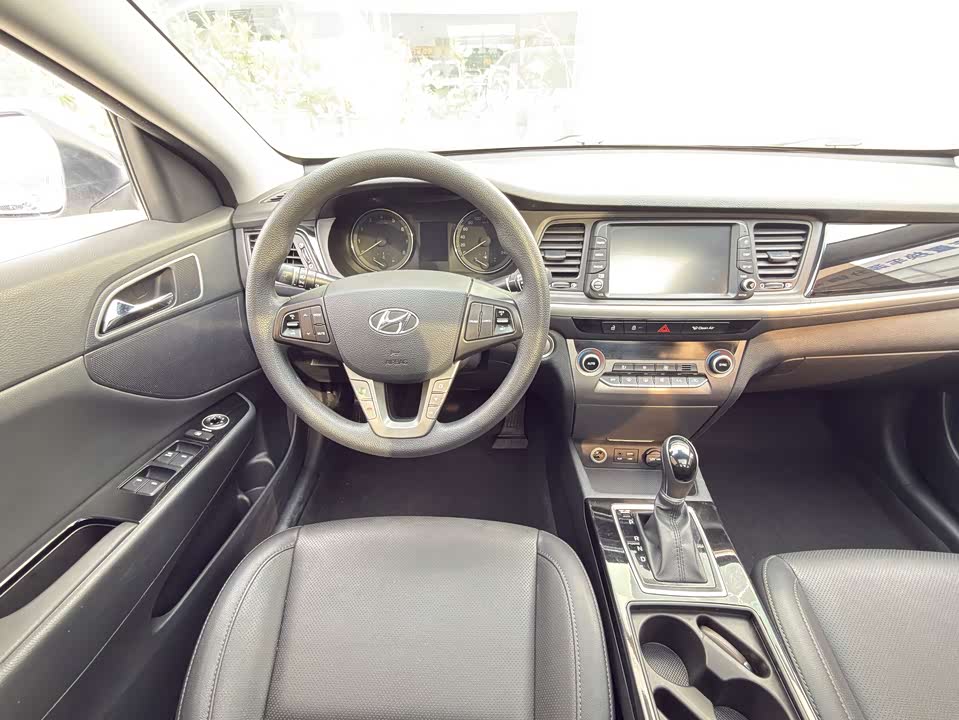 Hyundai Name picture