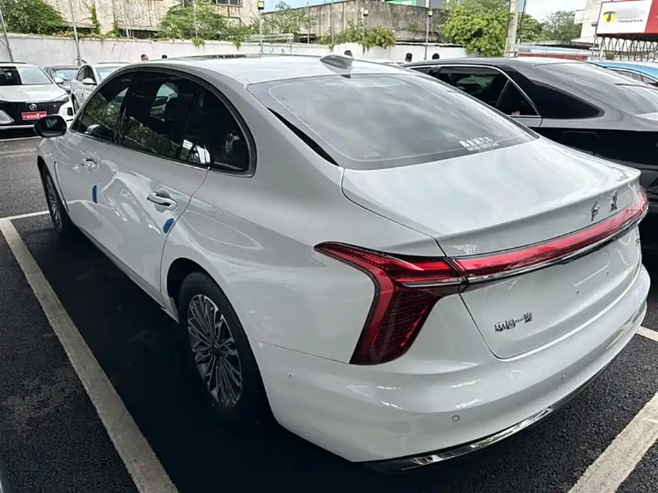 Hongqi H5