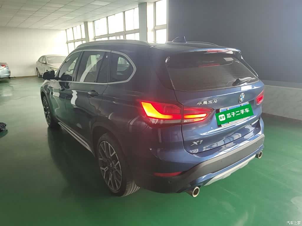 BMW X1, 2021 все фото