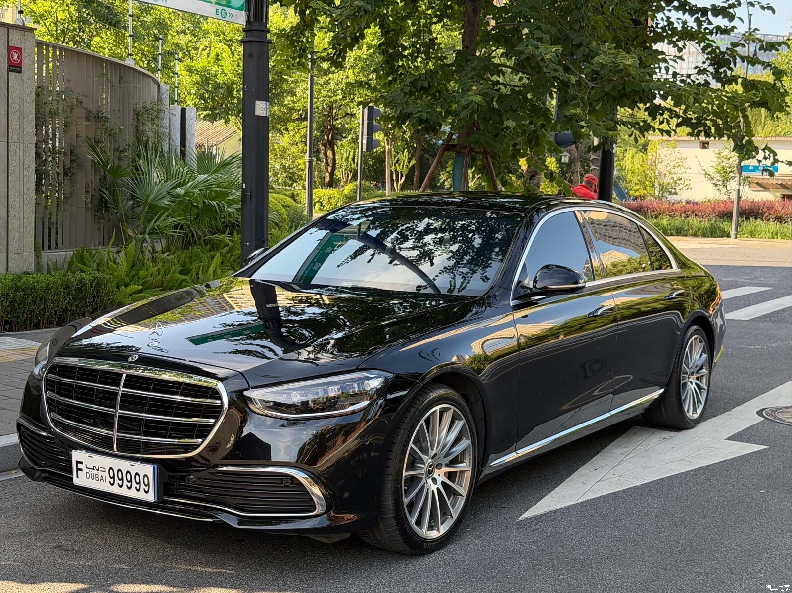 Mercedes-Benz S-Class, 2024 1