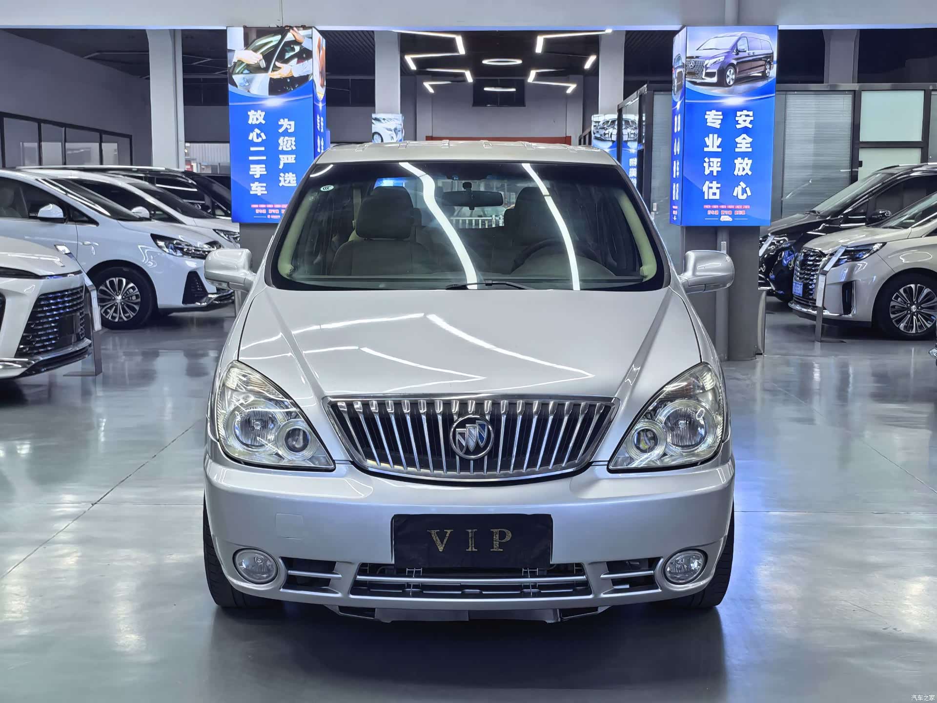 Buick GL8, 2014 3