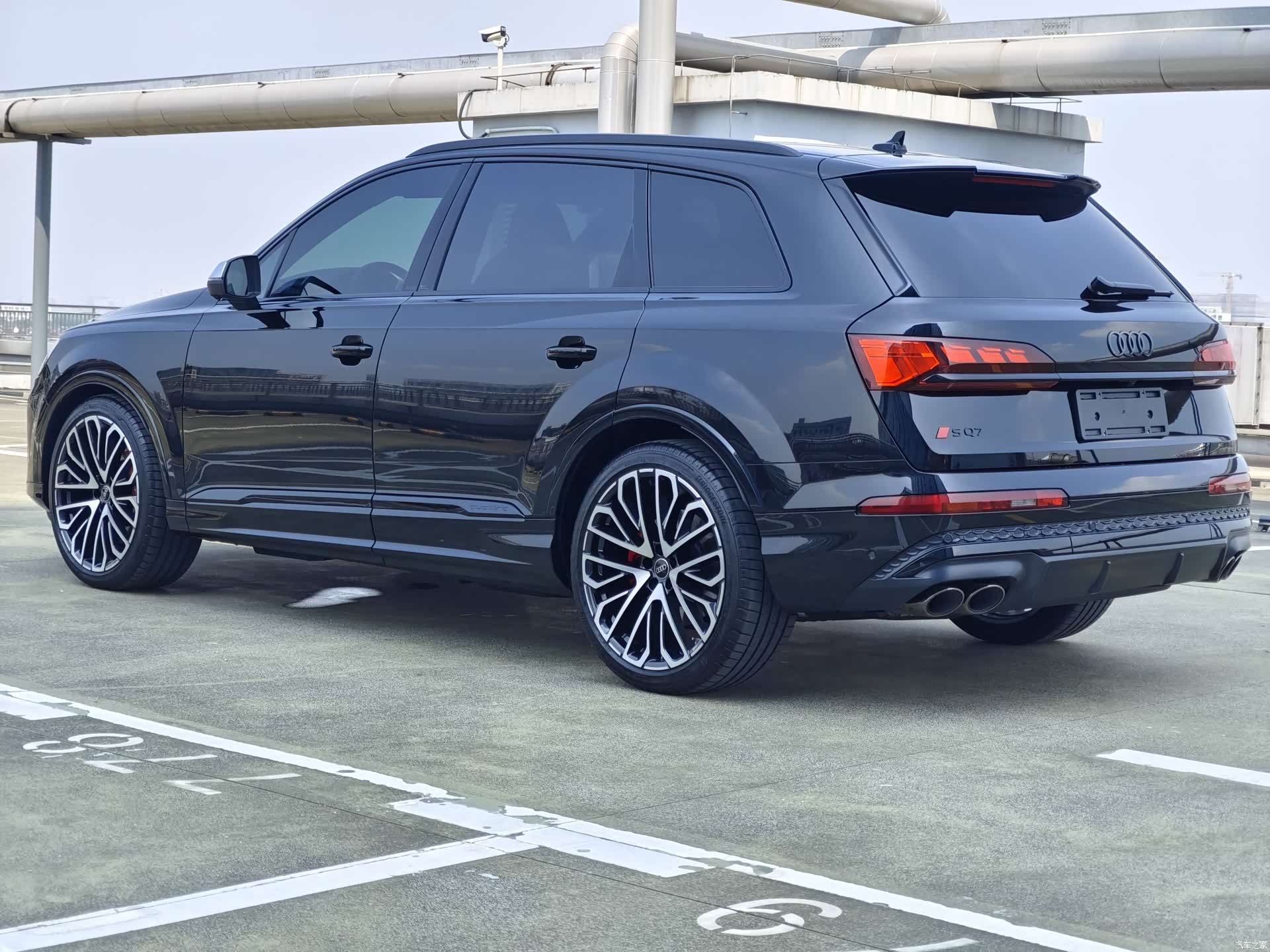 Audi Q7, 1900 7