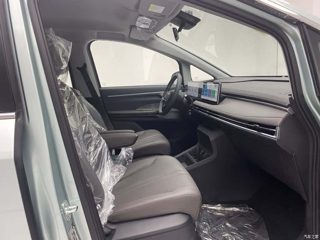 Maxus 7, 2025 24