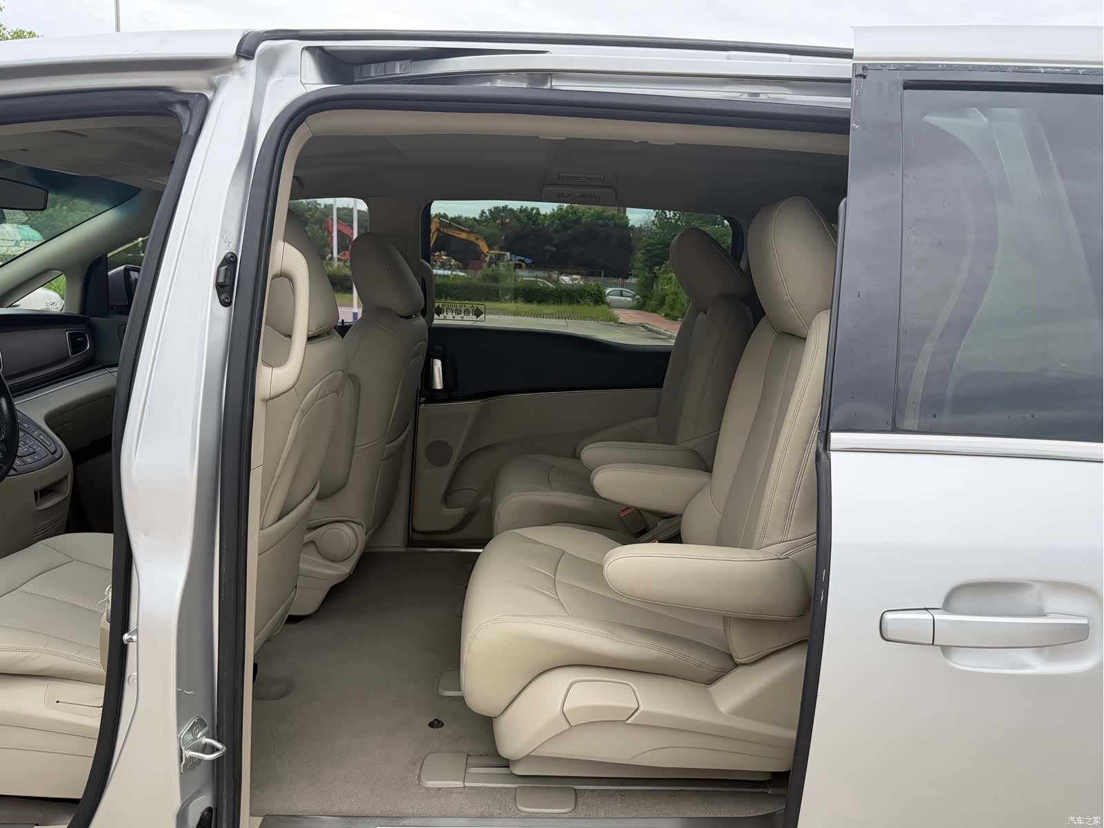 Buick GL8, 2017 12