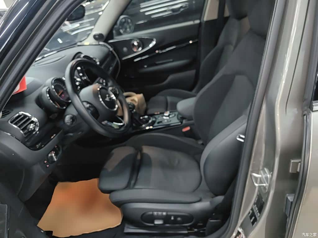 Mini Clubman, 2018 15