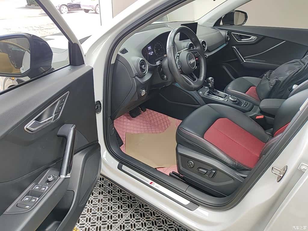 Audi Q2L, 2021 16