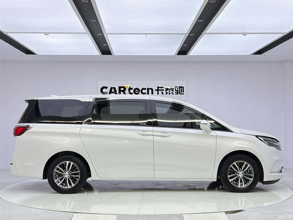Buick GL8, 2022 6