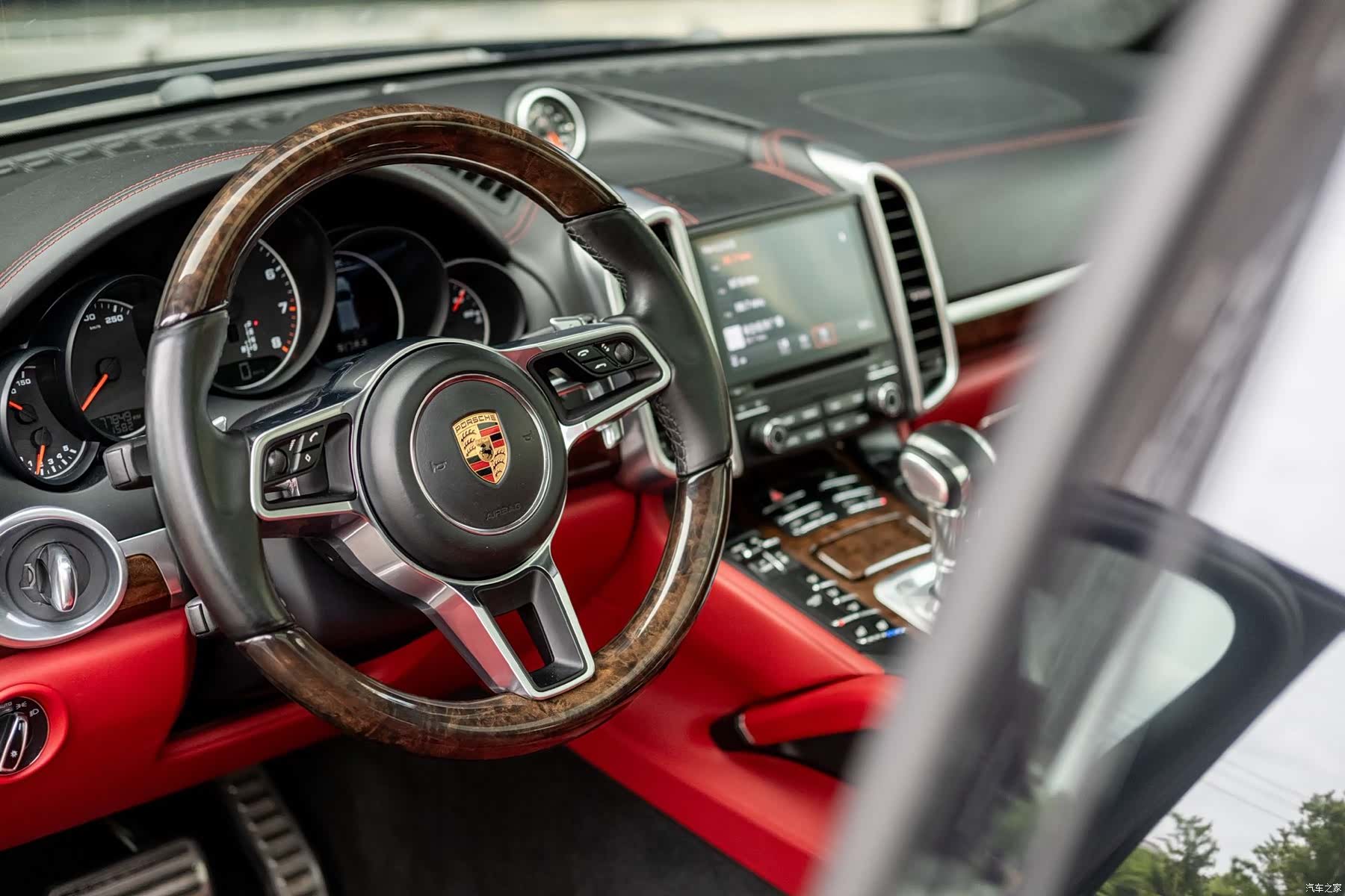 Porsche Cayenne, 2016 8