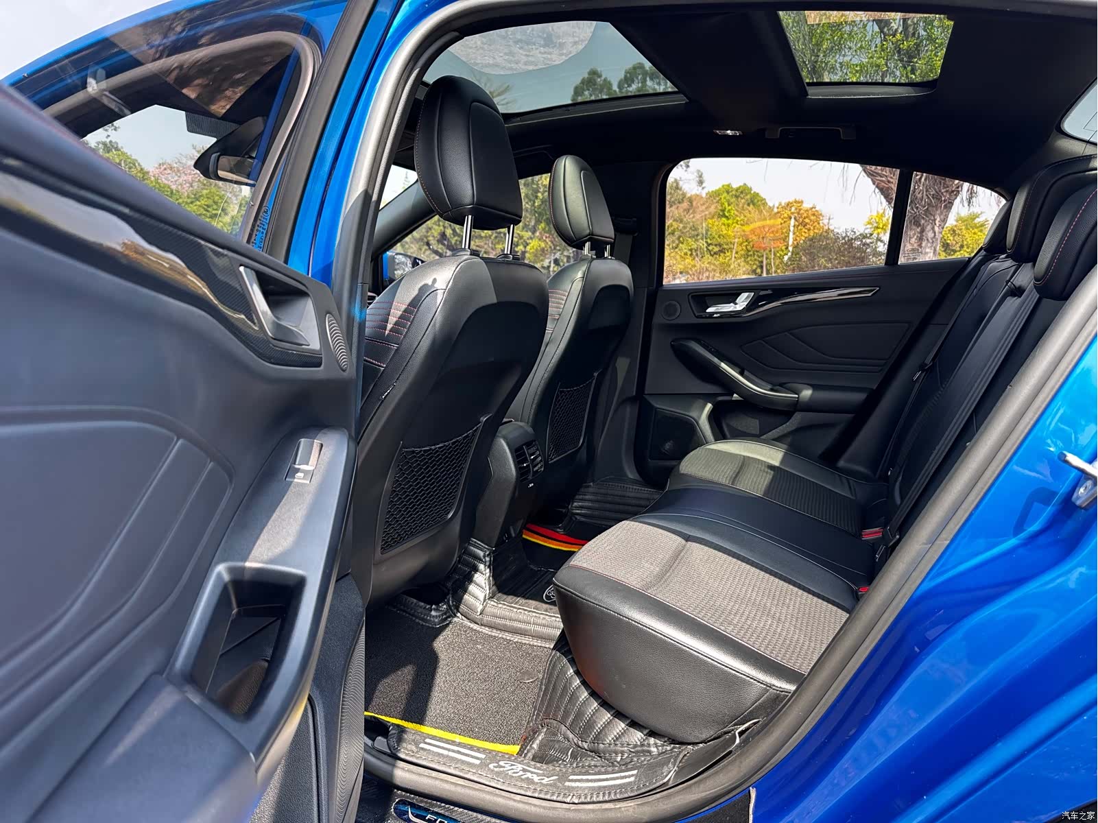 Ford Focus, 2021 12
