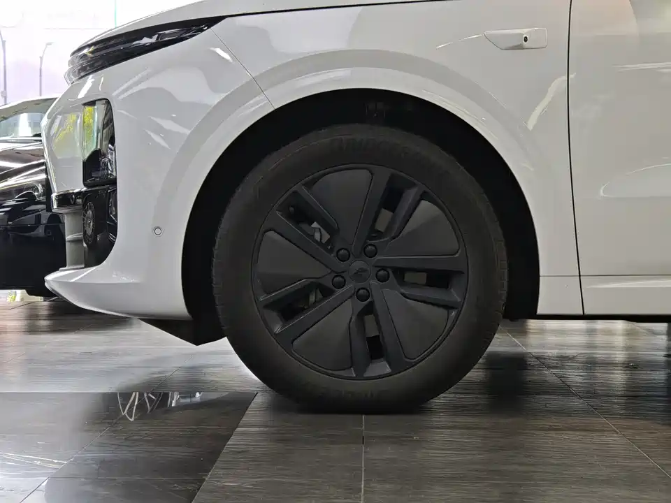Li Auto Ideal L6