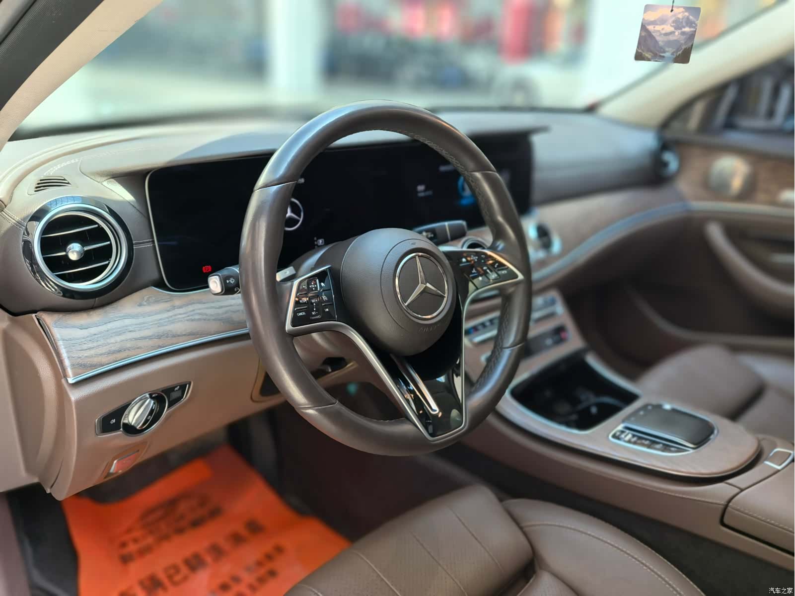 Mercedes-Benz E-Class, 2023 14