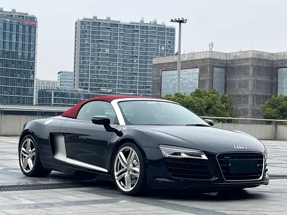 Audi R8
