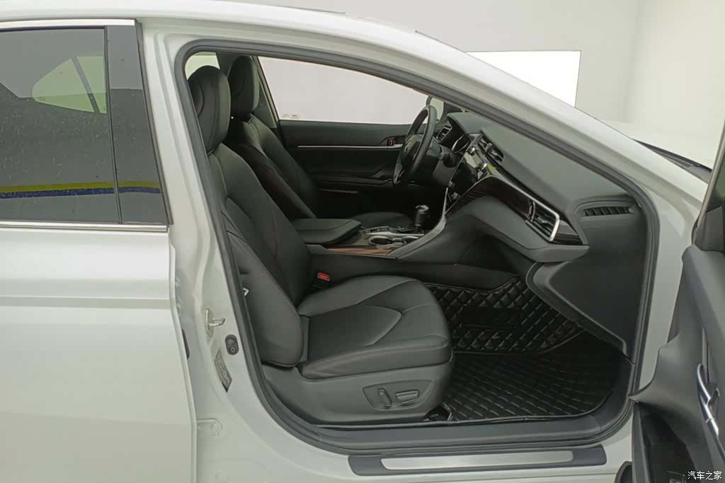 Toyota Camry, 2020 8