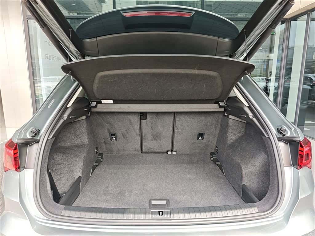 Audi Q3, 2021 9