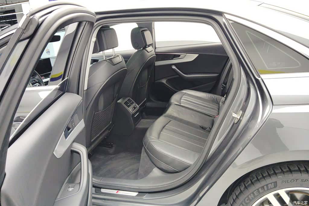 Audi A4L, 2021 11