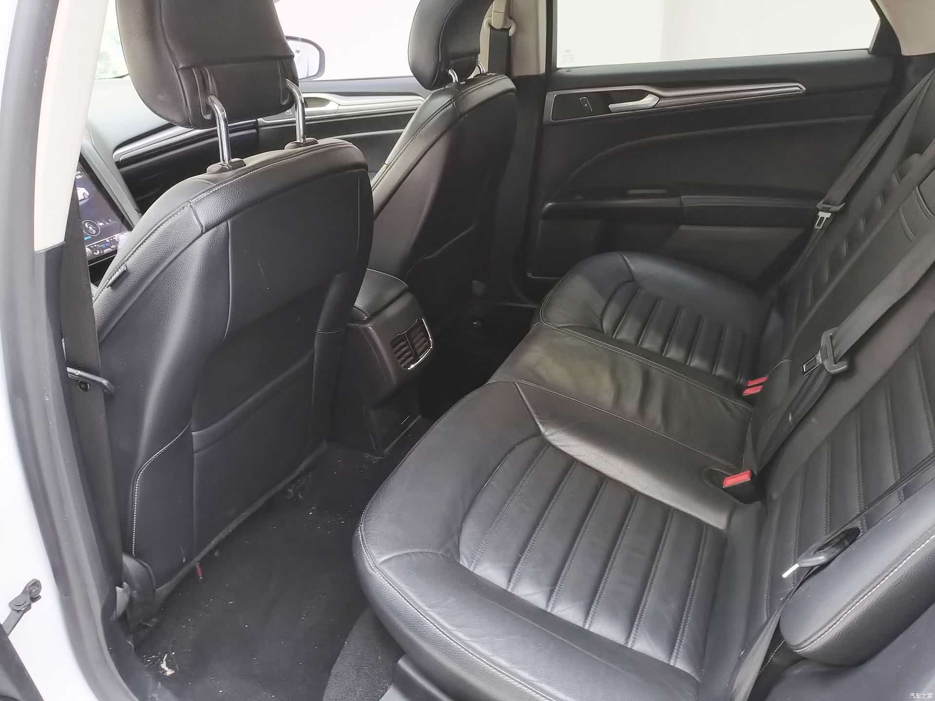 Ford Mondeo, 2017 16