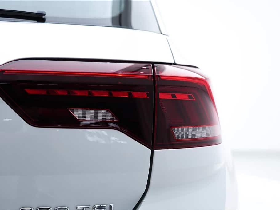 Volkswagen T-ROC exploring Songs