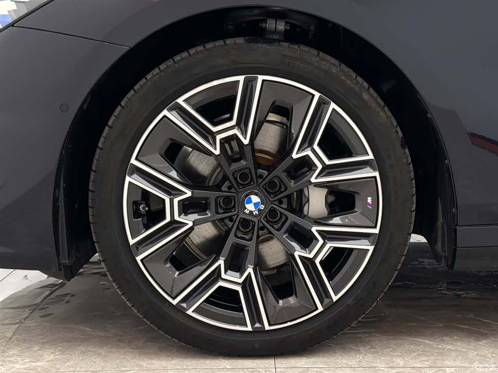 BMW 5 Series, 2025 20