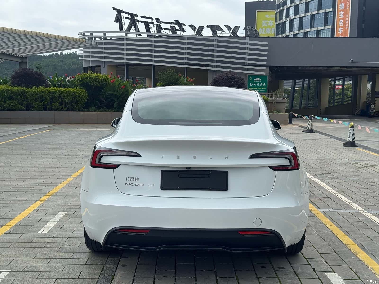 Tesla Model 3, 2025 14
