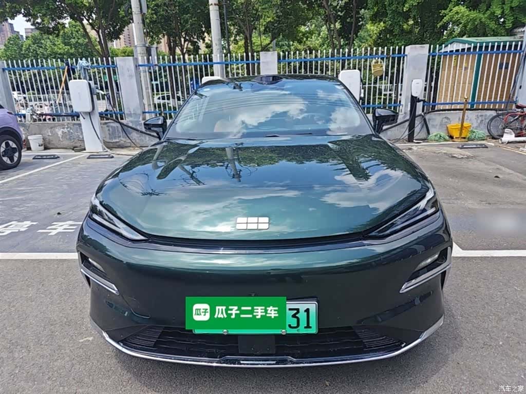 Geely 8, 2025 3