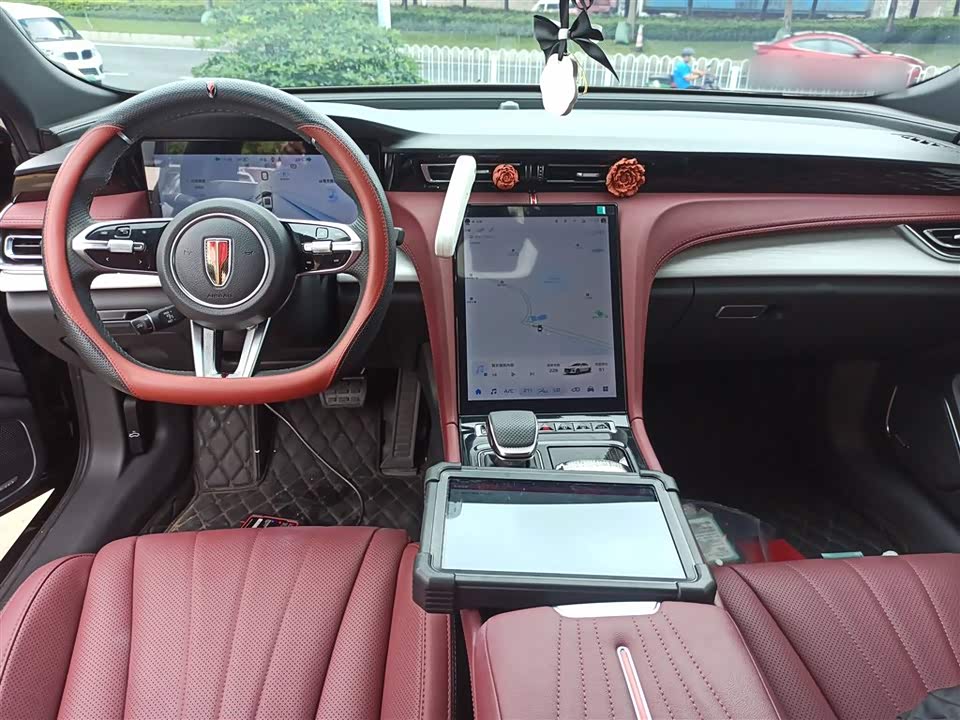 Hongqi H5