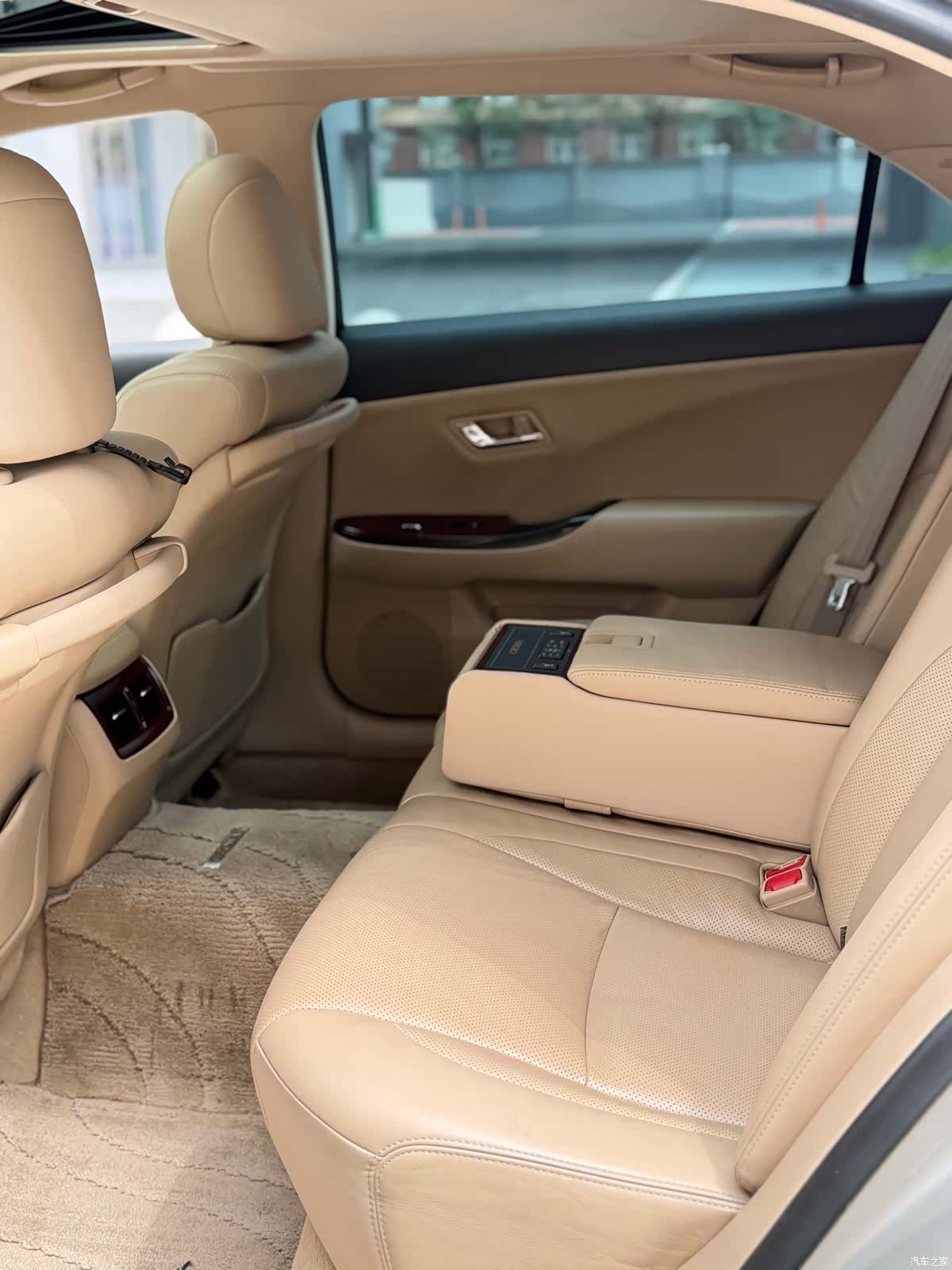 Toyota Crown, 2010 все фото