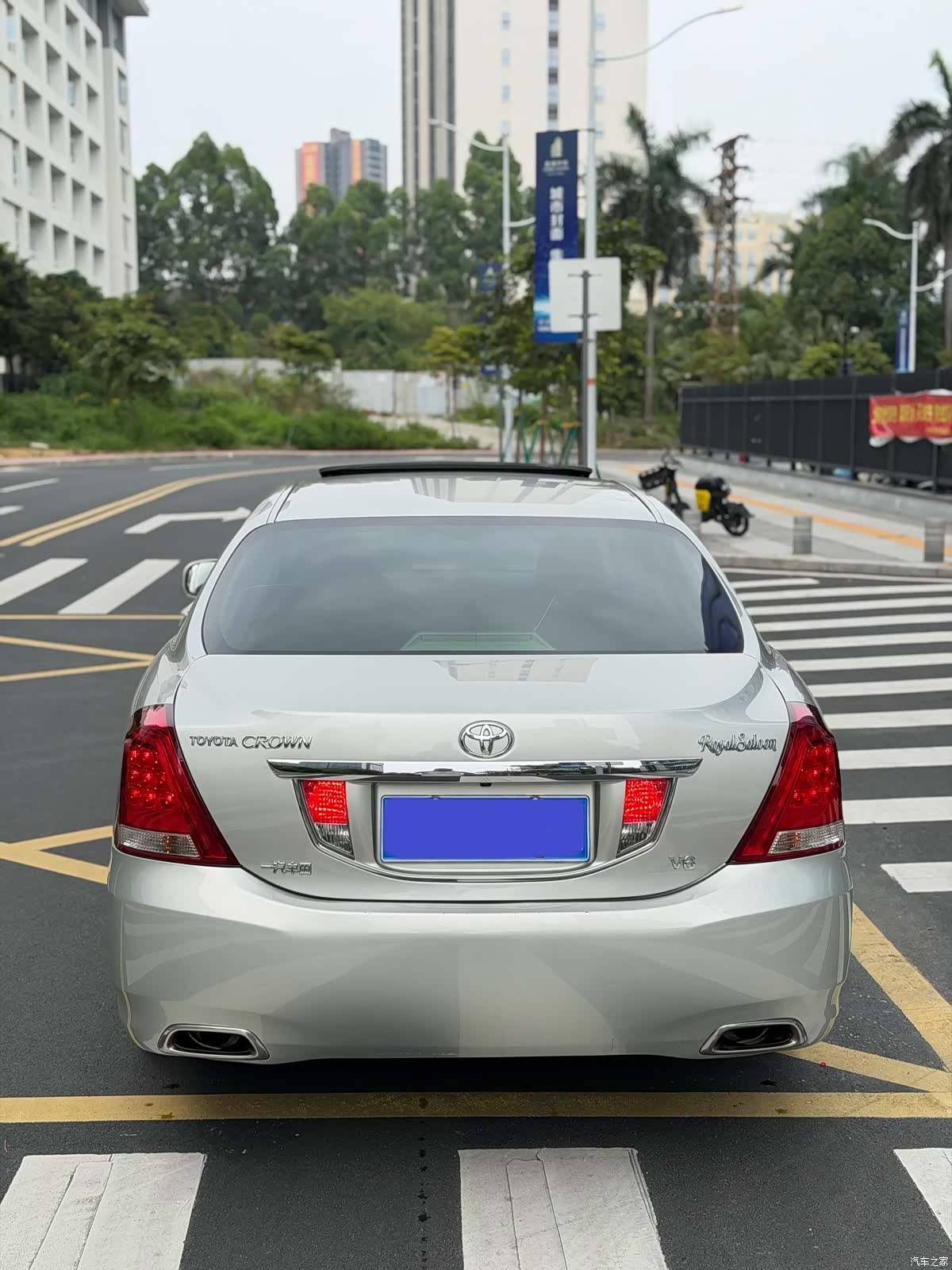 Toyota Crown, 2010 13