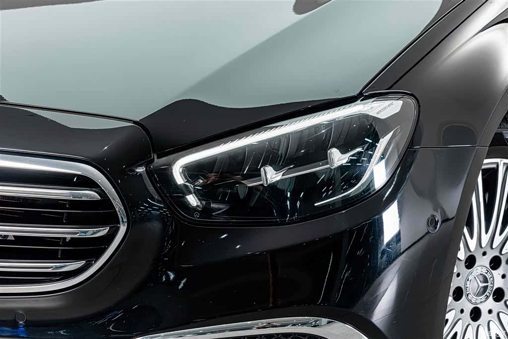 Mercedes-Benz E-Class, 2022 4