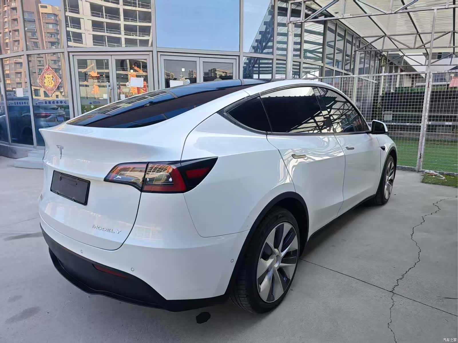 Tesla Model Y, 2021 все фото