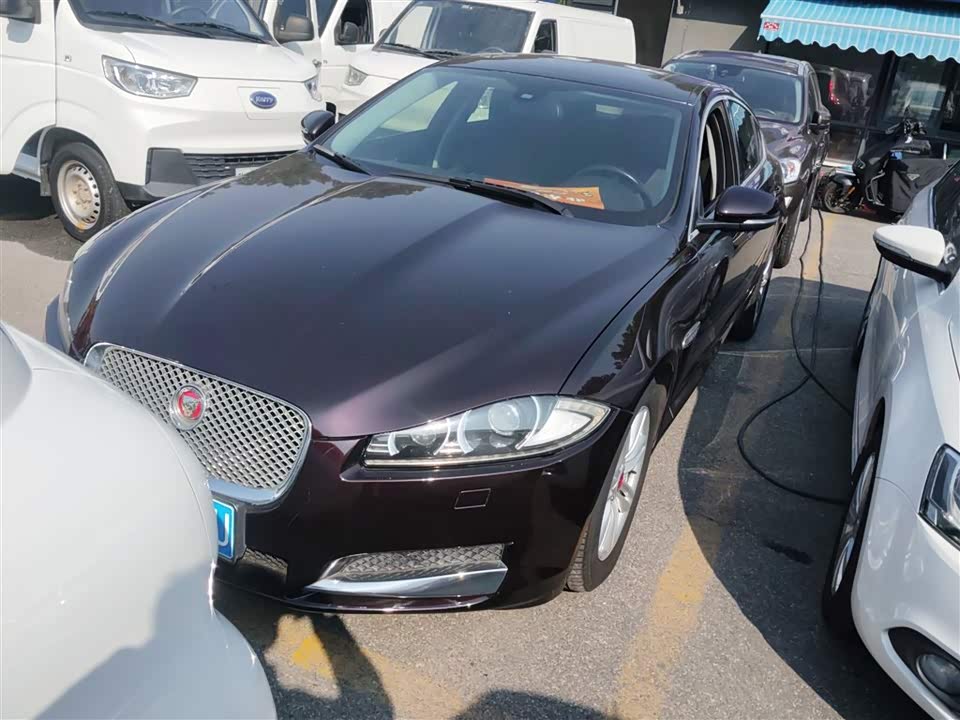 Jaguar XF