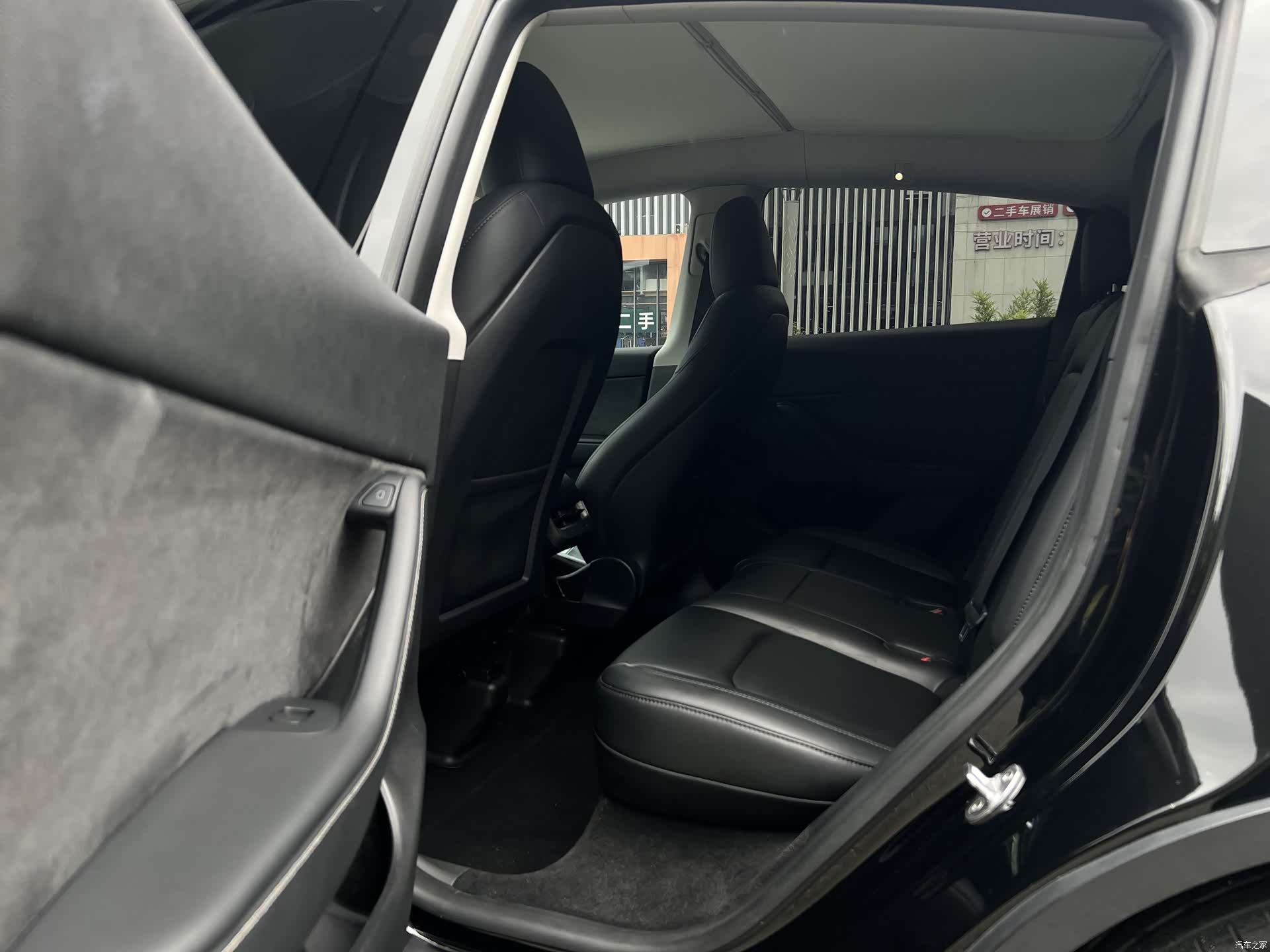 Tesla Model Y, 2023 9