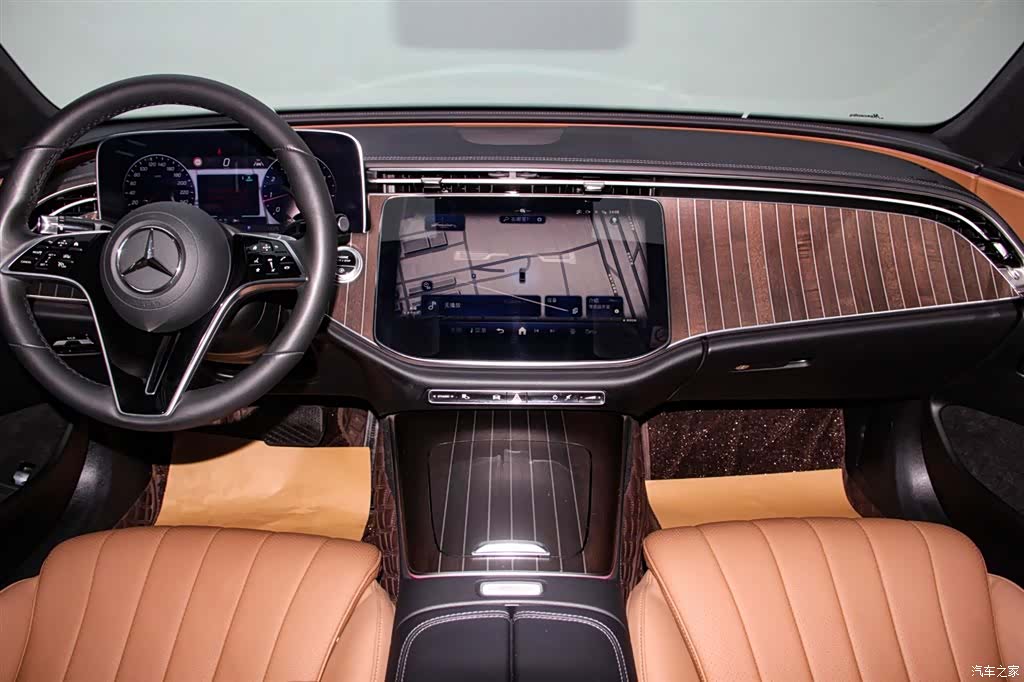 Mercedes-Benz E-Class, 2024 13