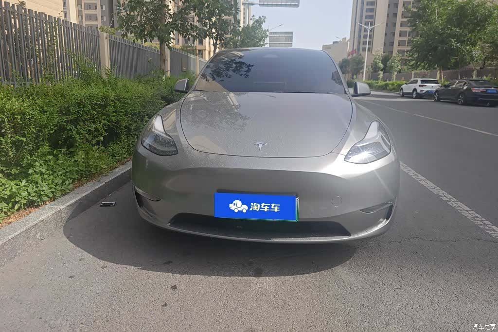 Tesla Model Y, 2023 2