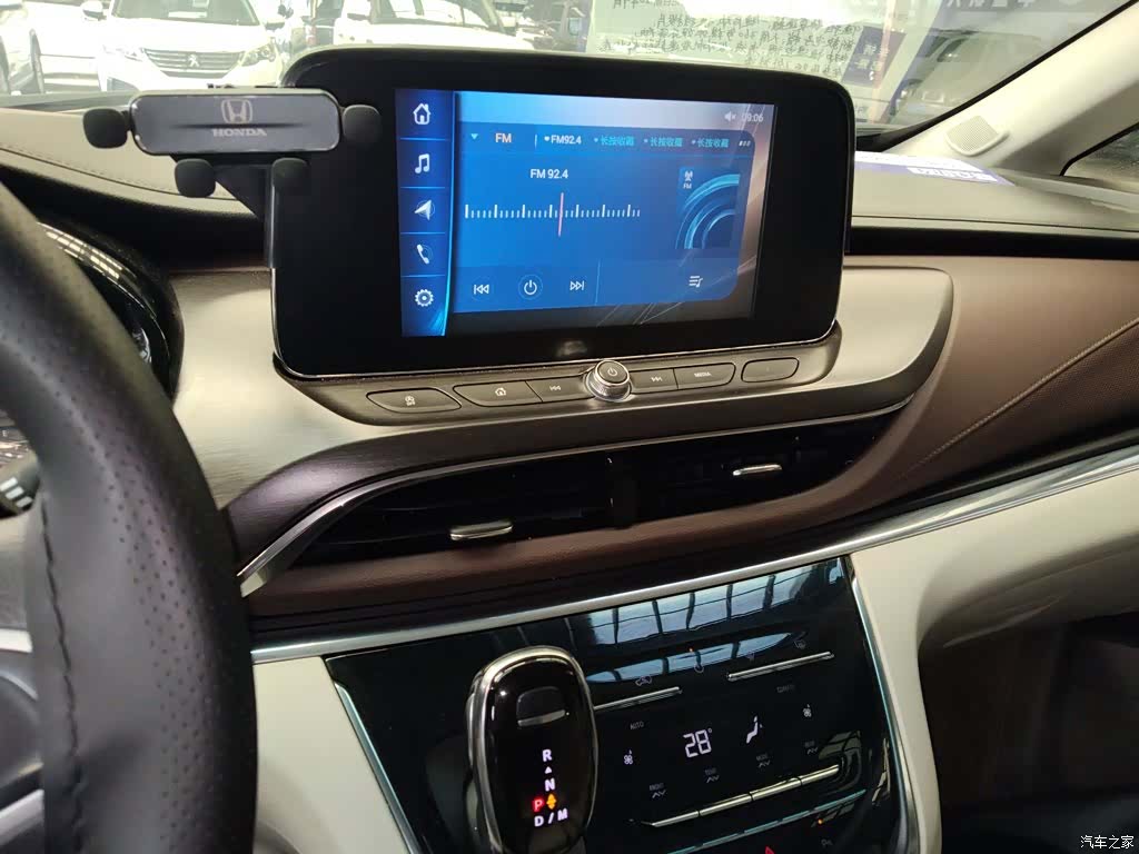 Buick GL8, 2020 9