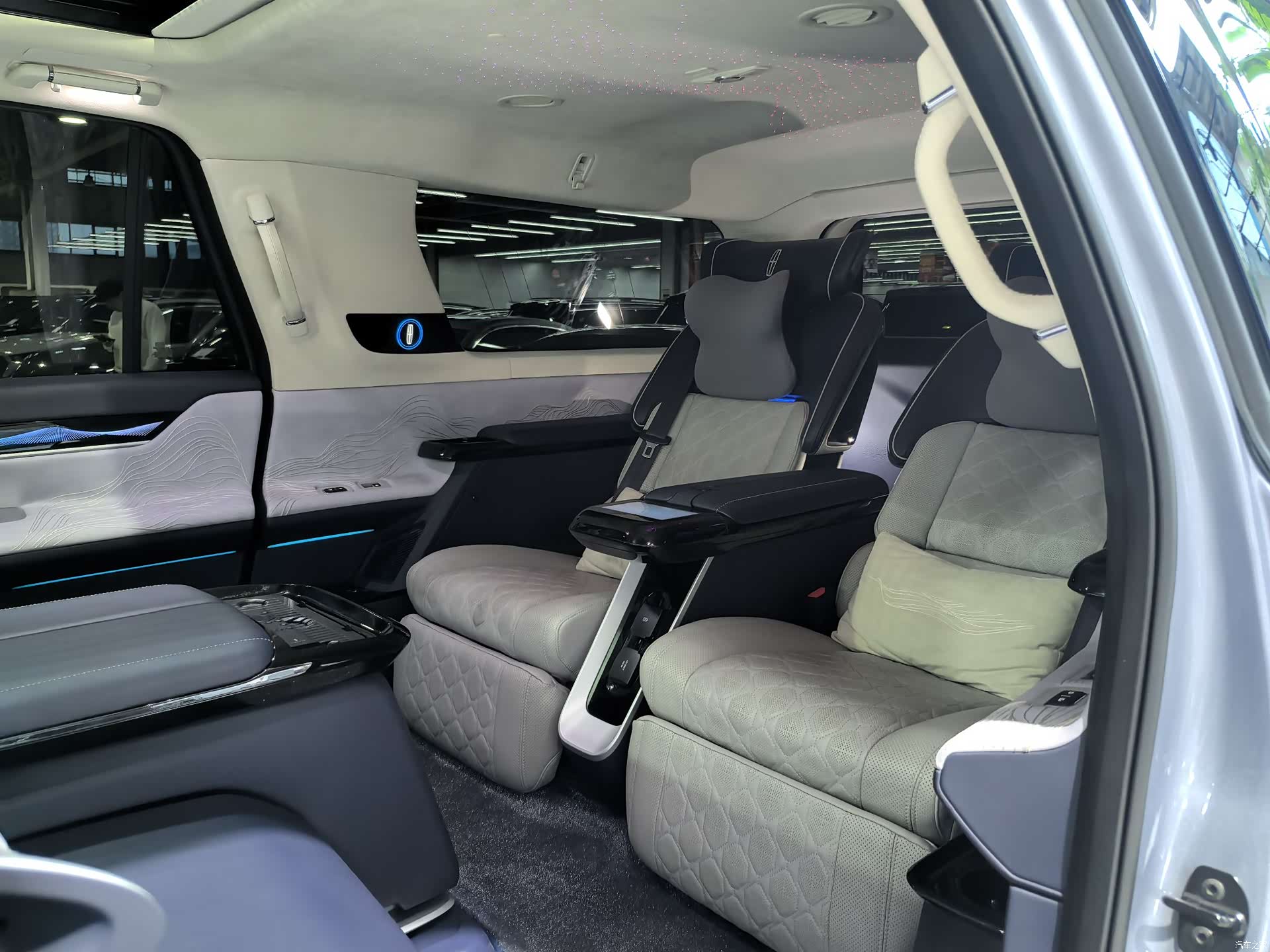 Lincoln Navigator, 2023 15