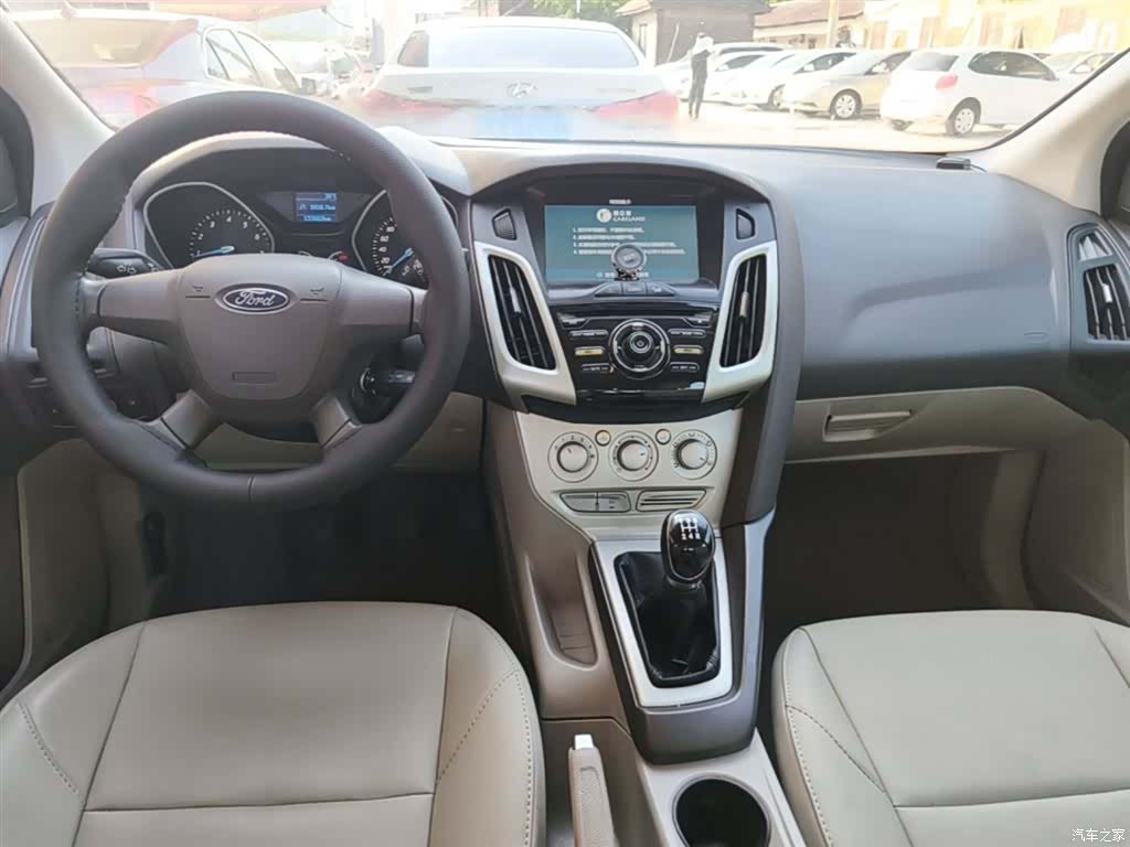 Ford Focus, 2015 10