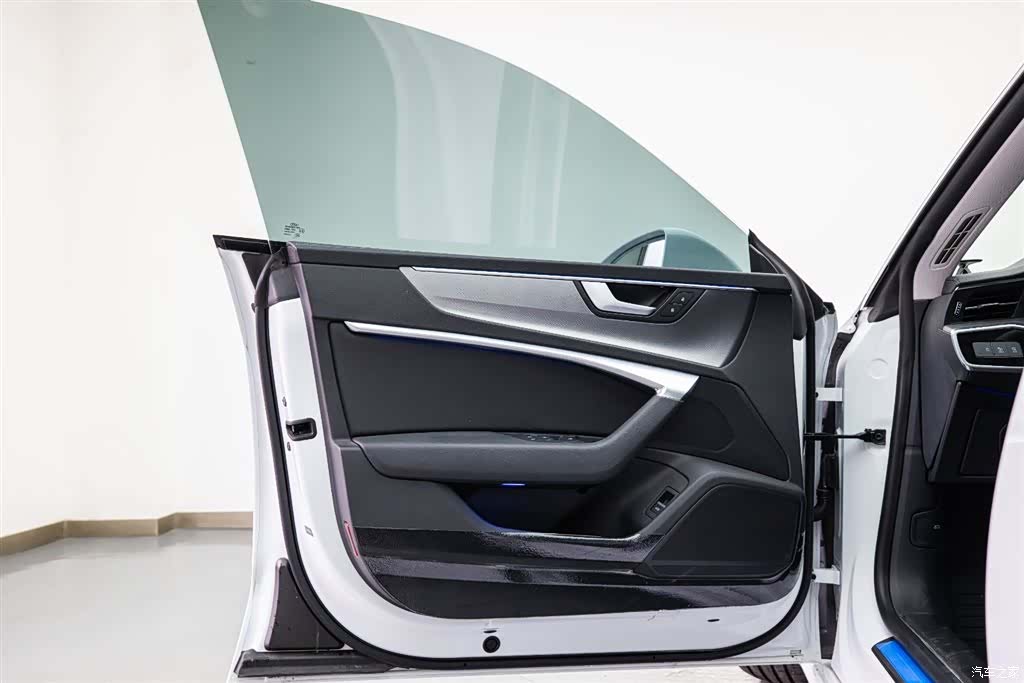 Audi A7L, 2022 9
