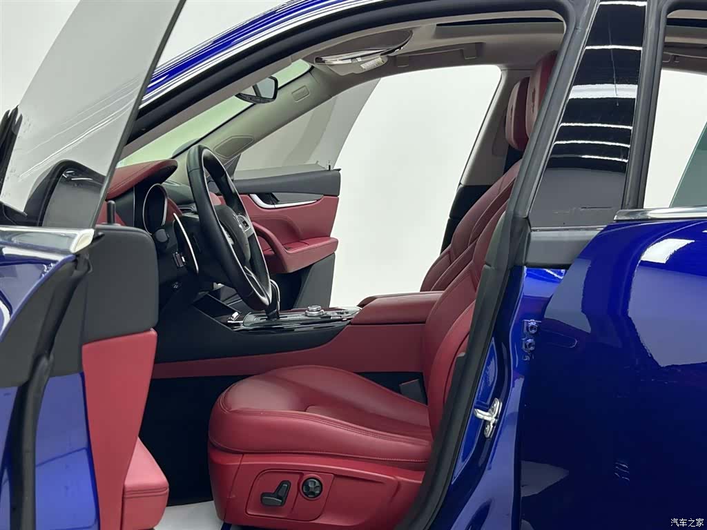 Maserati Levante, 2018 все фото