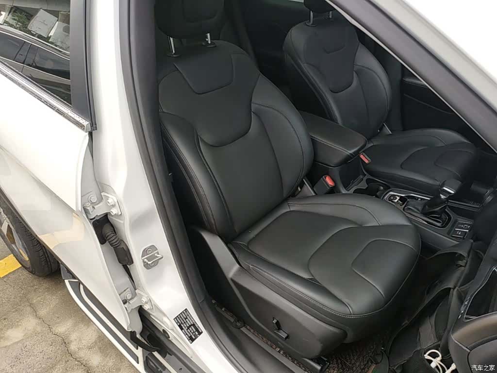 Jeep Cherokee, 2021 25