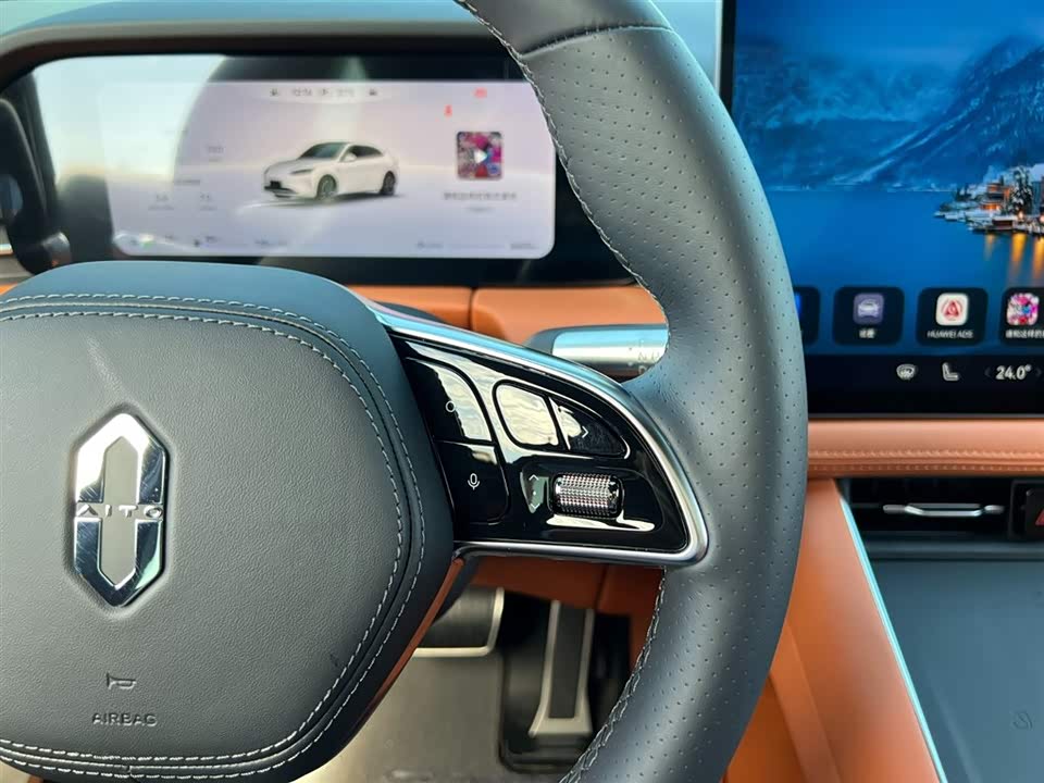 AITO Ask the world M5