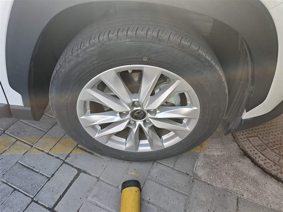 Toyota Corolla Sharp amplifier