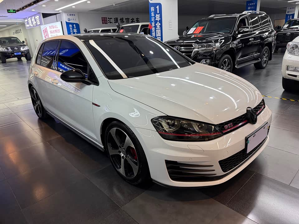 Volkswagen Golf GTI