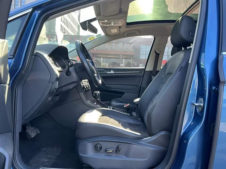 Volkswagen Golf*Jiayu