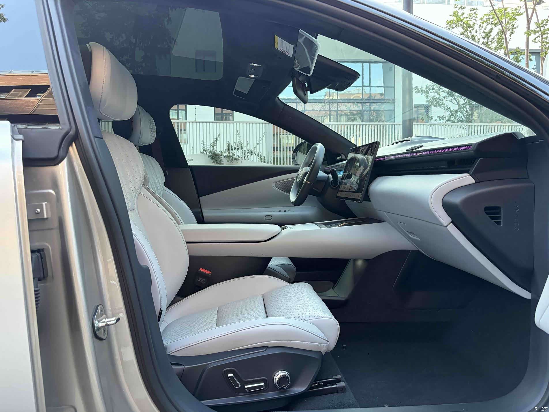 Lynk & Co Z10, 2024 8