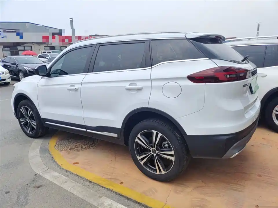 Geely Atlas