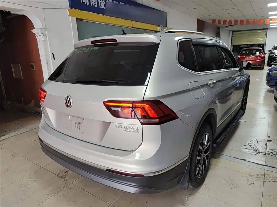 Volkswagen Tiguan L