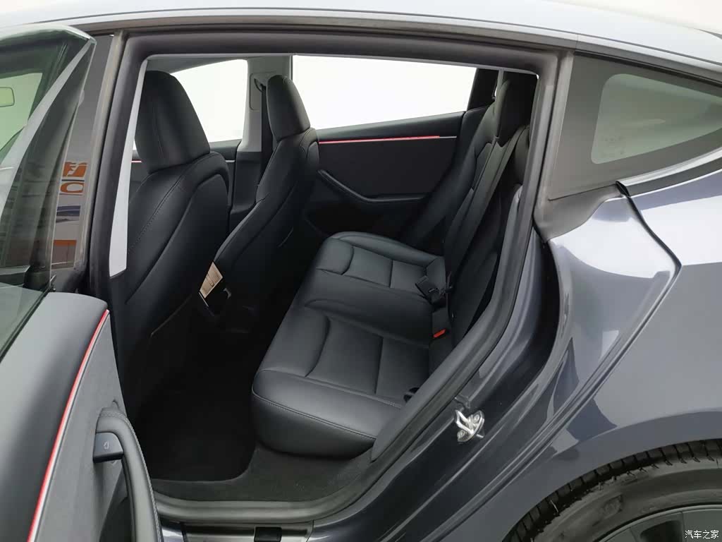 Tesla Model 3, 2024 15