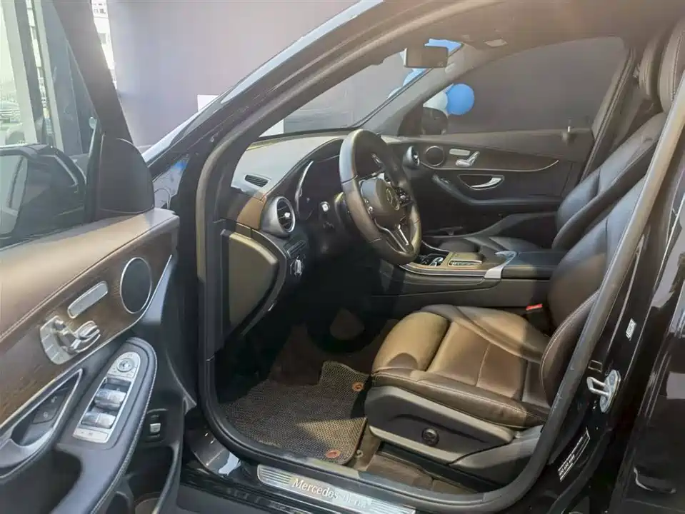 Mercedes-Benz GLC Mercedes-Benz GLC