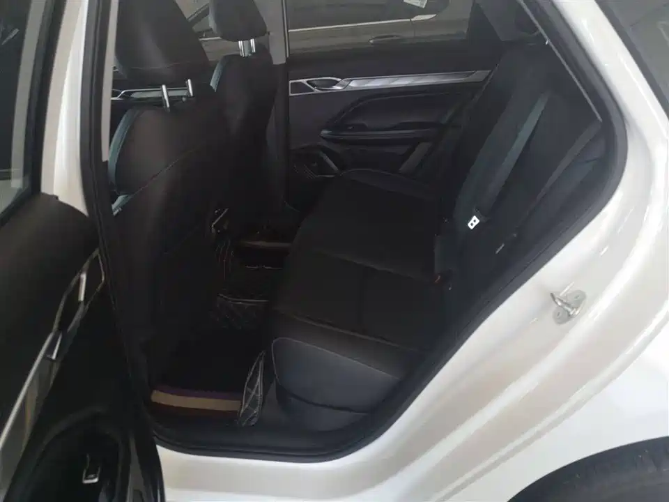 Geely Emgrand L HiP Geely Emgrand L HiP